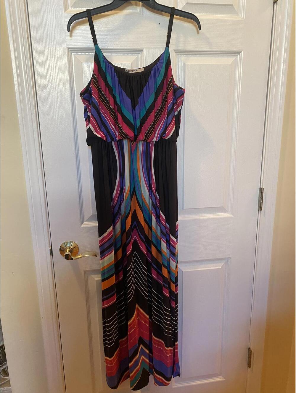 baileyblue Women's Maxi Dress with Colorful Chevron Pattern Large/XL